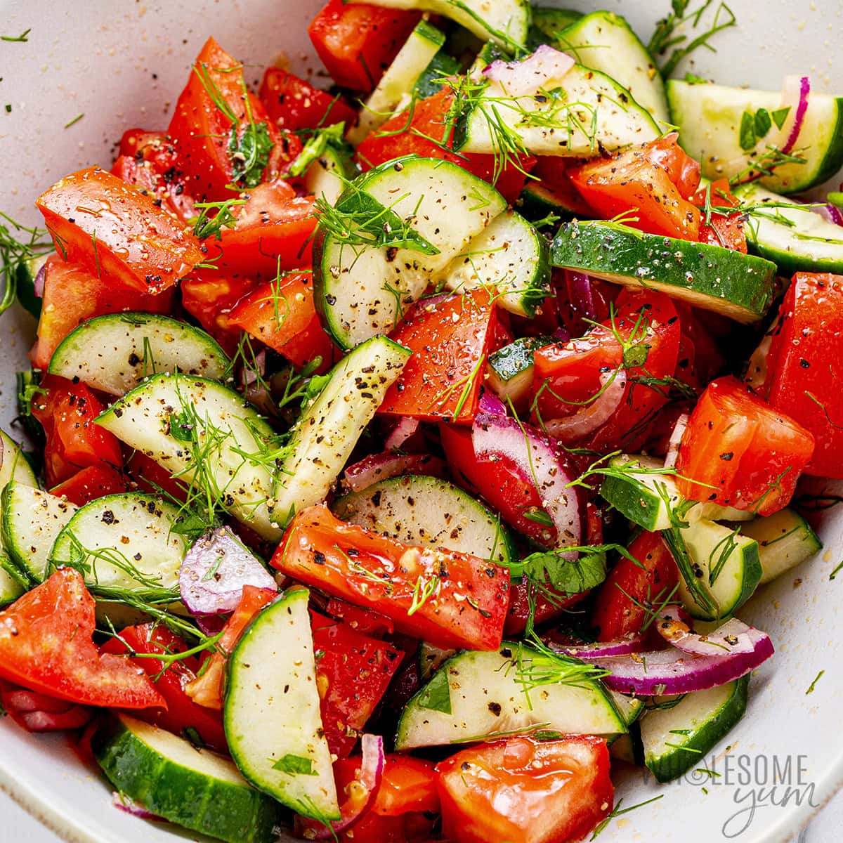 Quick Cucumber Tomato Salad with Lime: Delicious & Oil-Free Option